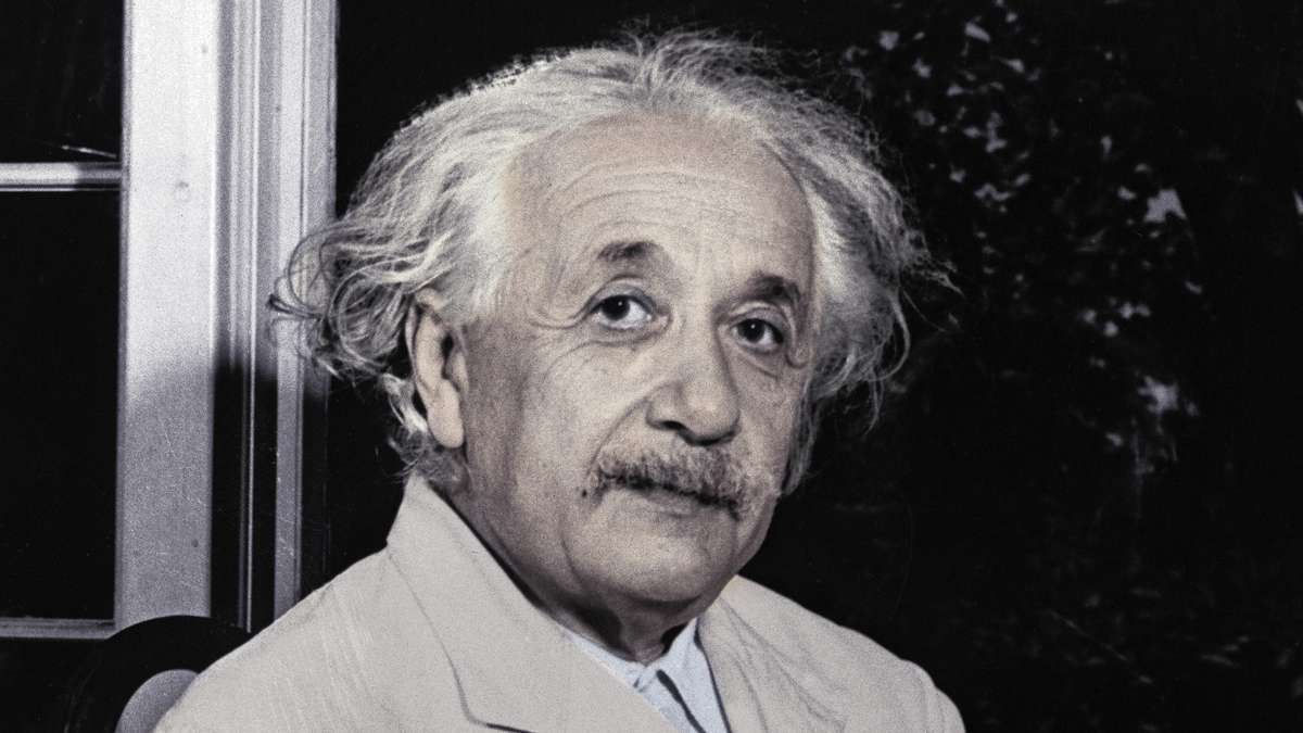 In his memoirs, Einstein described Brazilian scientists as “monkeys” and the people as “semi-intellectuals.”