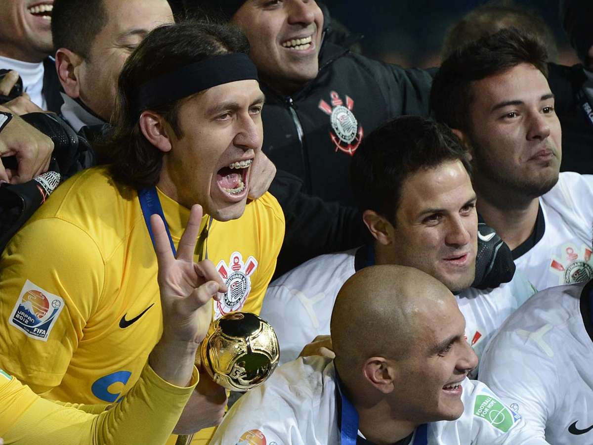 Lance - CÁSSIO É CORINTHIANS! 🧤⚽🦅 No dia do goleiro, Cássio escreve mais  uma vez seu nome na história do Timão. Ídolo máximo! 👏👏 #corinthians # cássio #goleiro