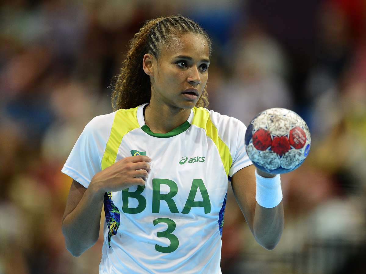 Brasileira Duda é eleita a melhor jogadora de handebol do mundo - ABC do ABC