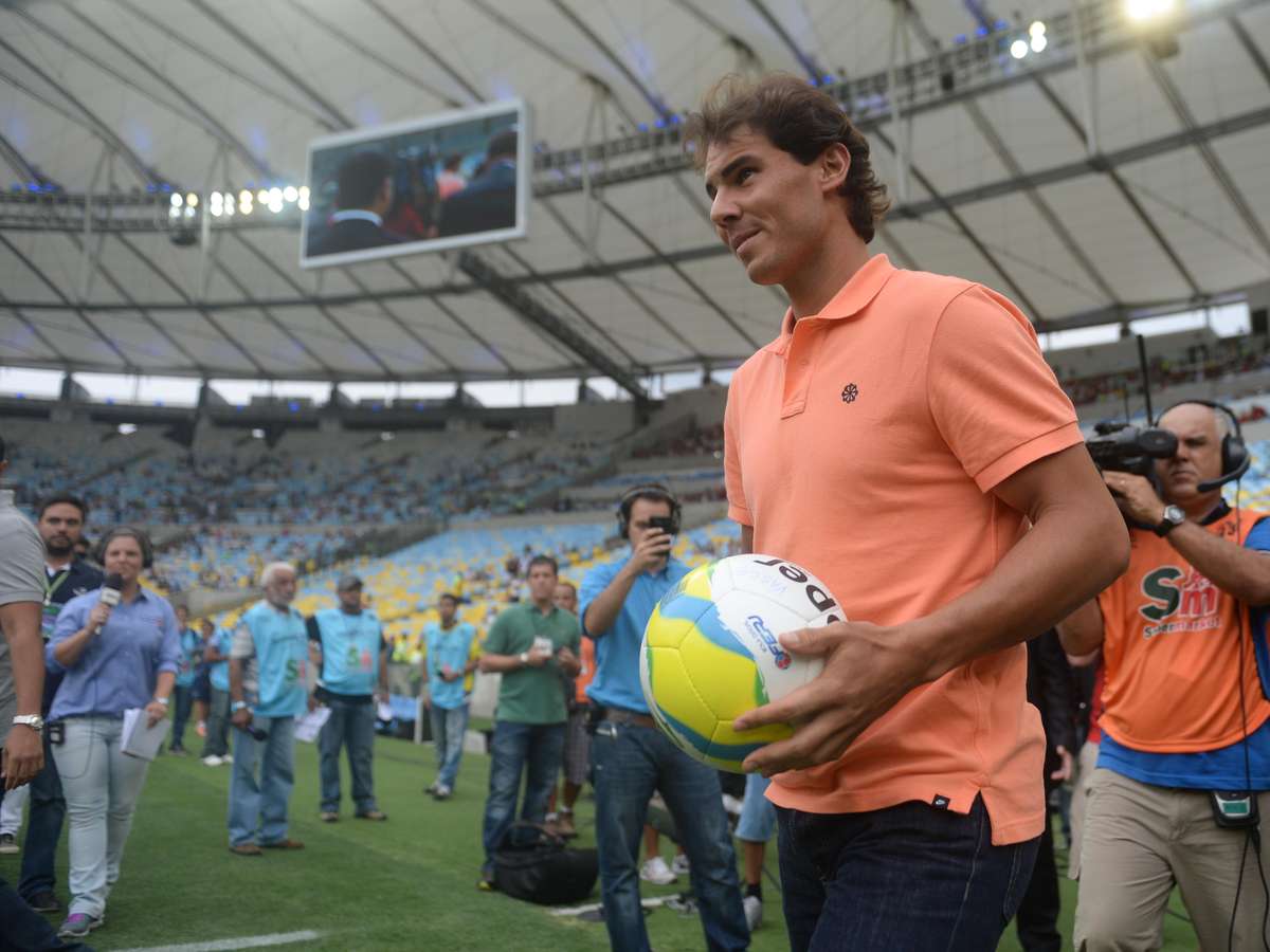 Contra tudo, posta auxiliar do Vasco após gol mal anulado contra