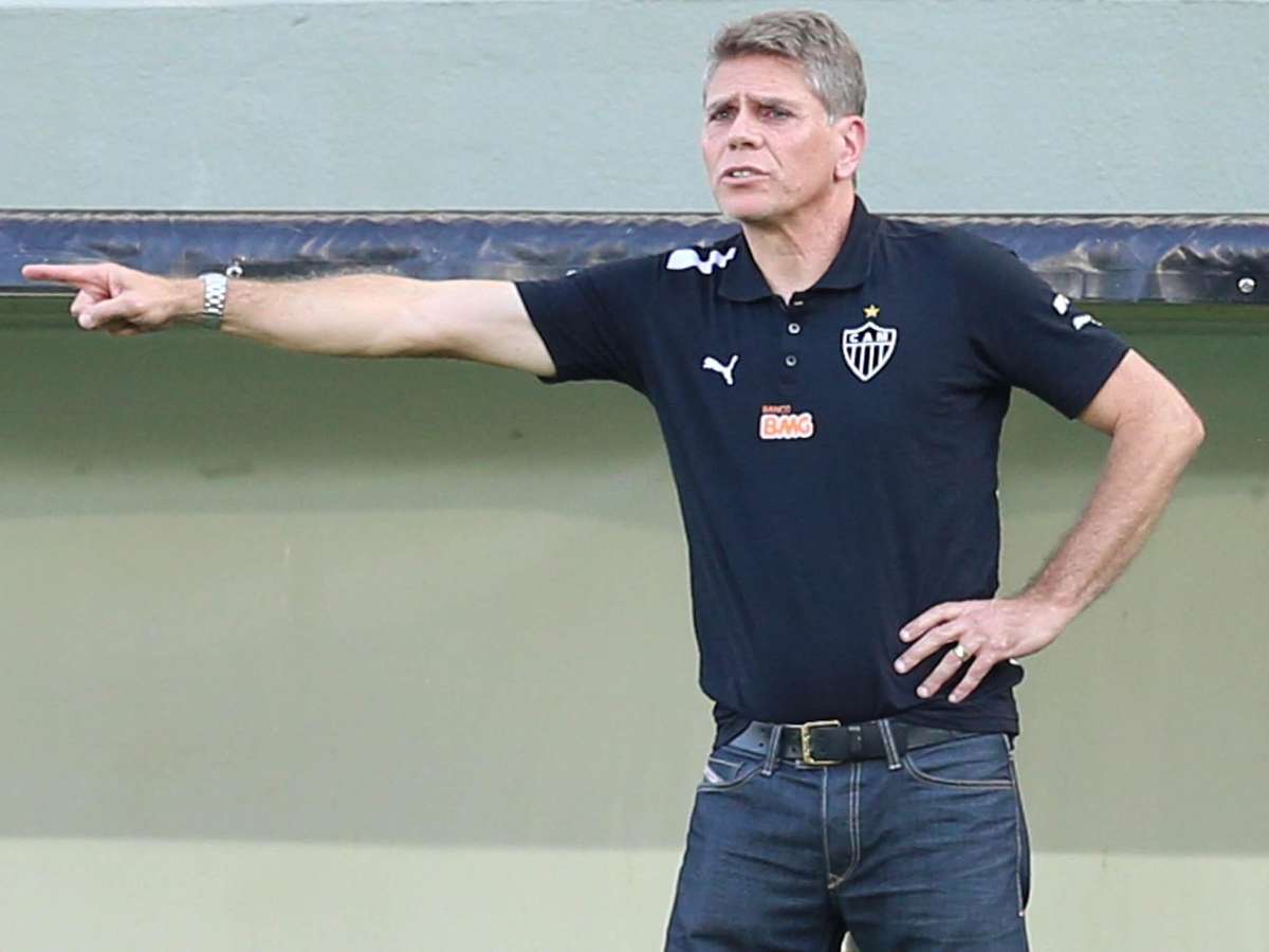 Brazil's Atletico Mineiro fires coach Paulo Autori