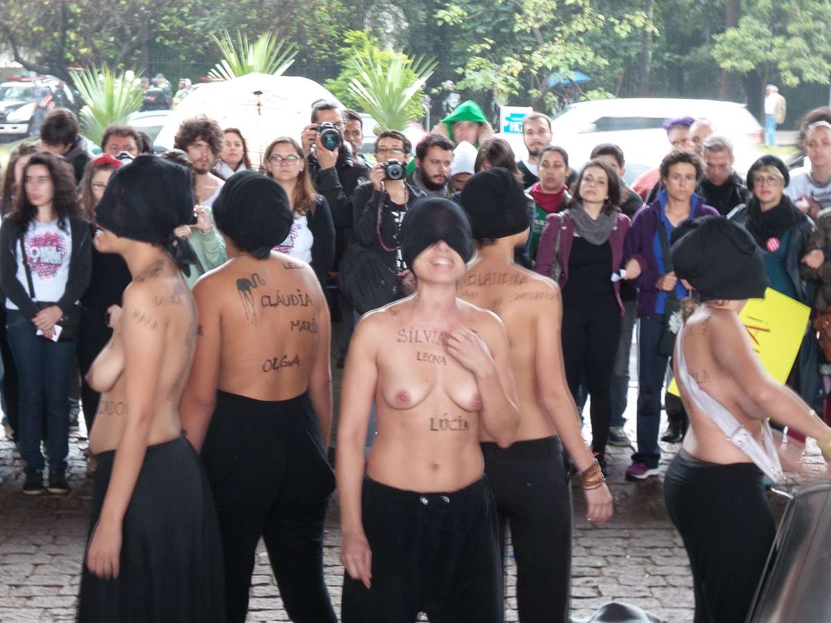 SP: encoxadas são alvo de protesto na Marcha das Vadias