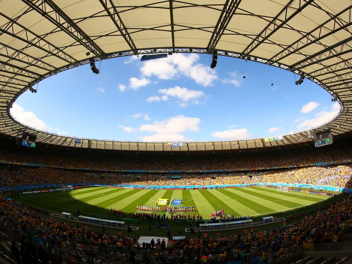 MidiaNews  Time de futebol americano ganha espaço em sede da Copa