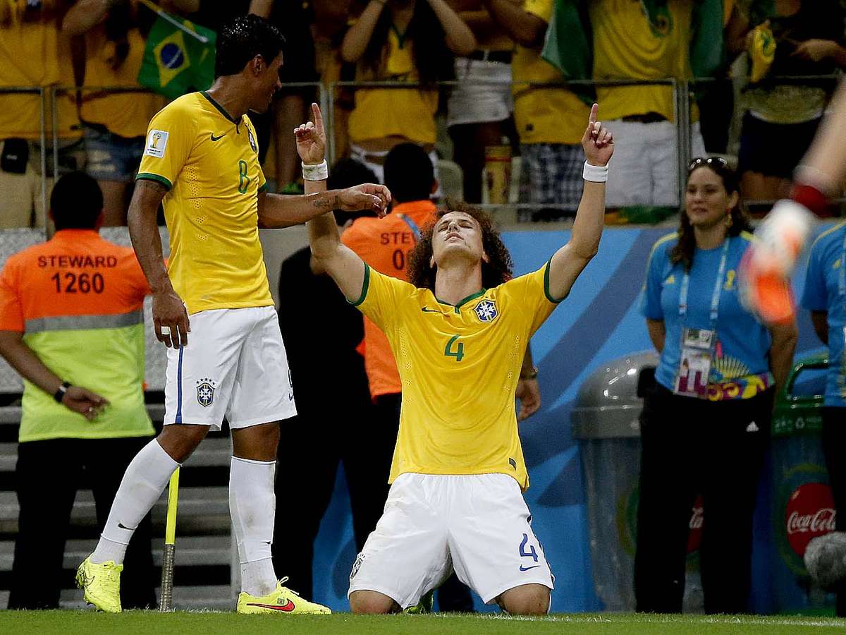 Em jogo marcado por confusão, Brasil sofre gol em bola aérea