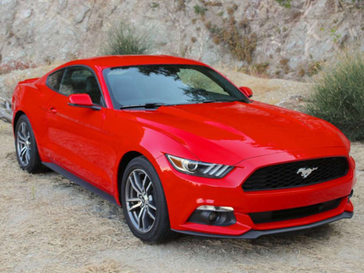 Ford revela o primeiro modelo de corrida do Mustang de nova geração