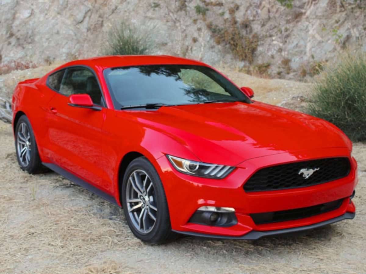 Ford revela o primeiro modelo de corrida do Mustang de nova geração, Brazil, Português