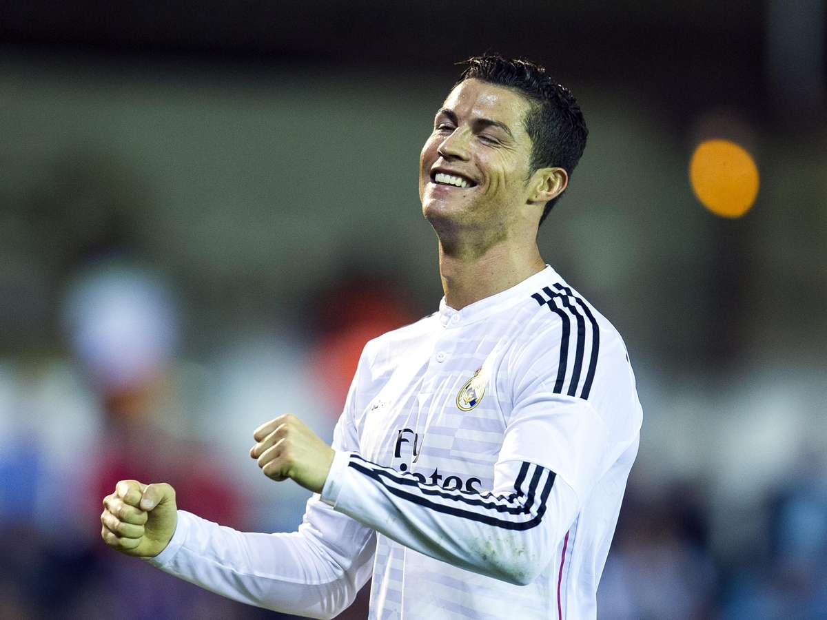 Jornal elege C. Ronaldo melhor do ano e põe Ceni em lista