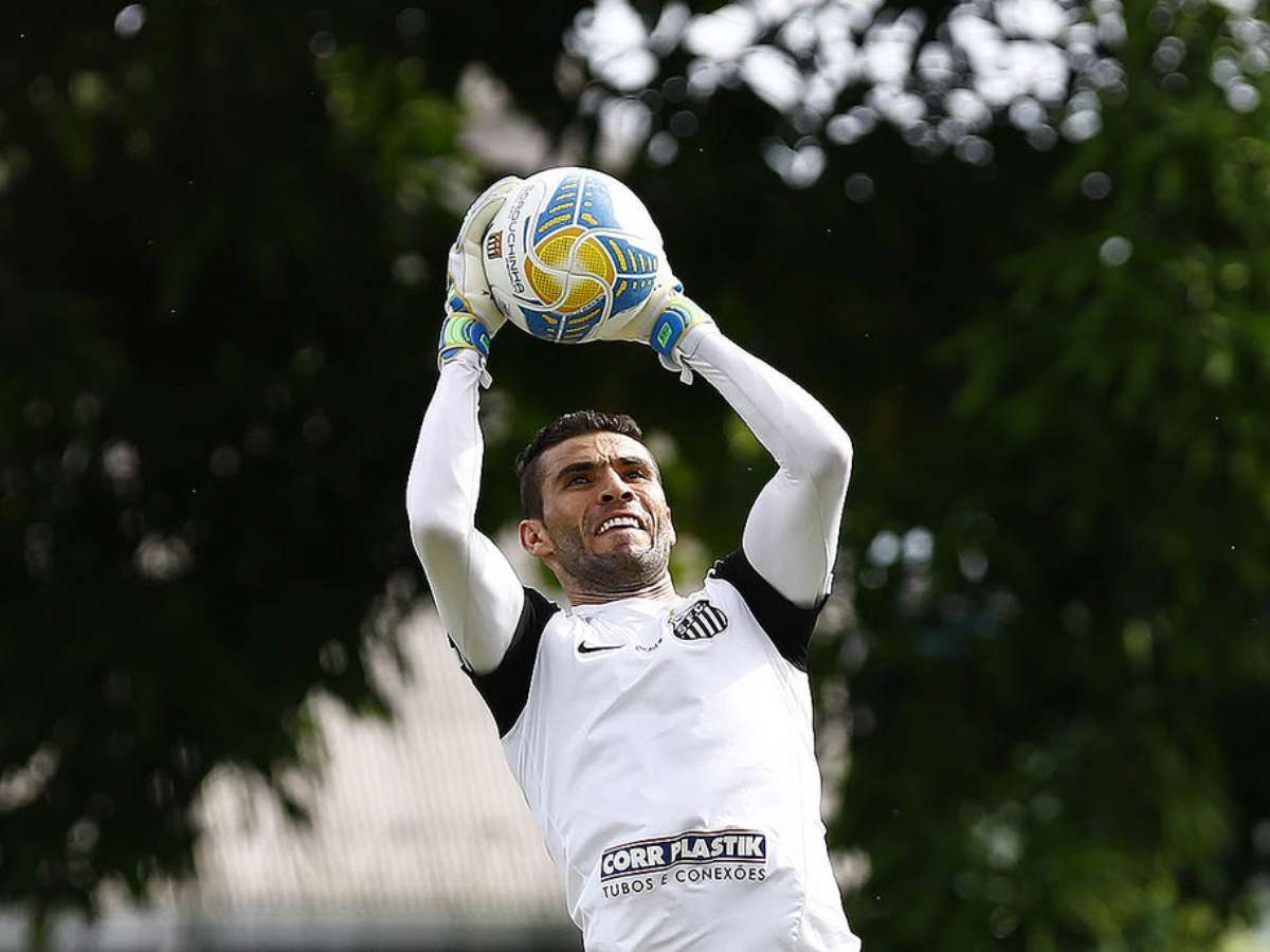 Vanderlei, do Santos, é eleito o melhor goleiro - Confederação