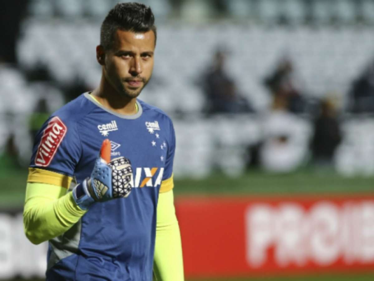 Goleiro Fábio completa 900 jogos pelo Cruzeiro