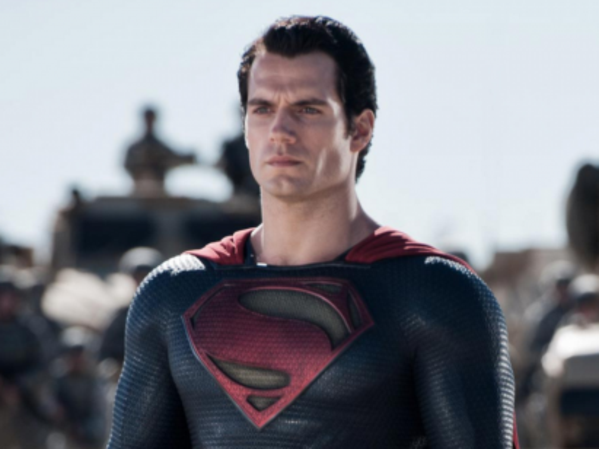 Henry Cavill admite que filmes da DC não deram tão certo