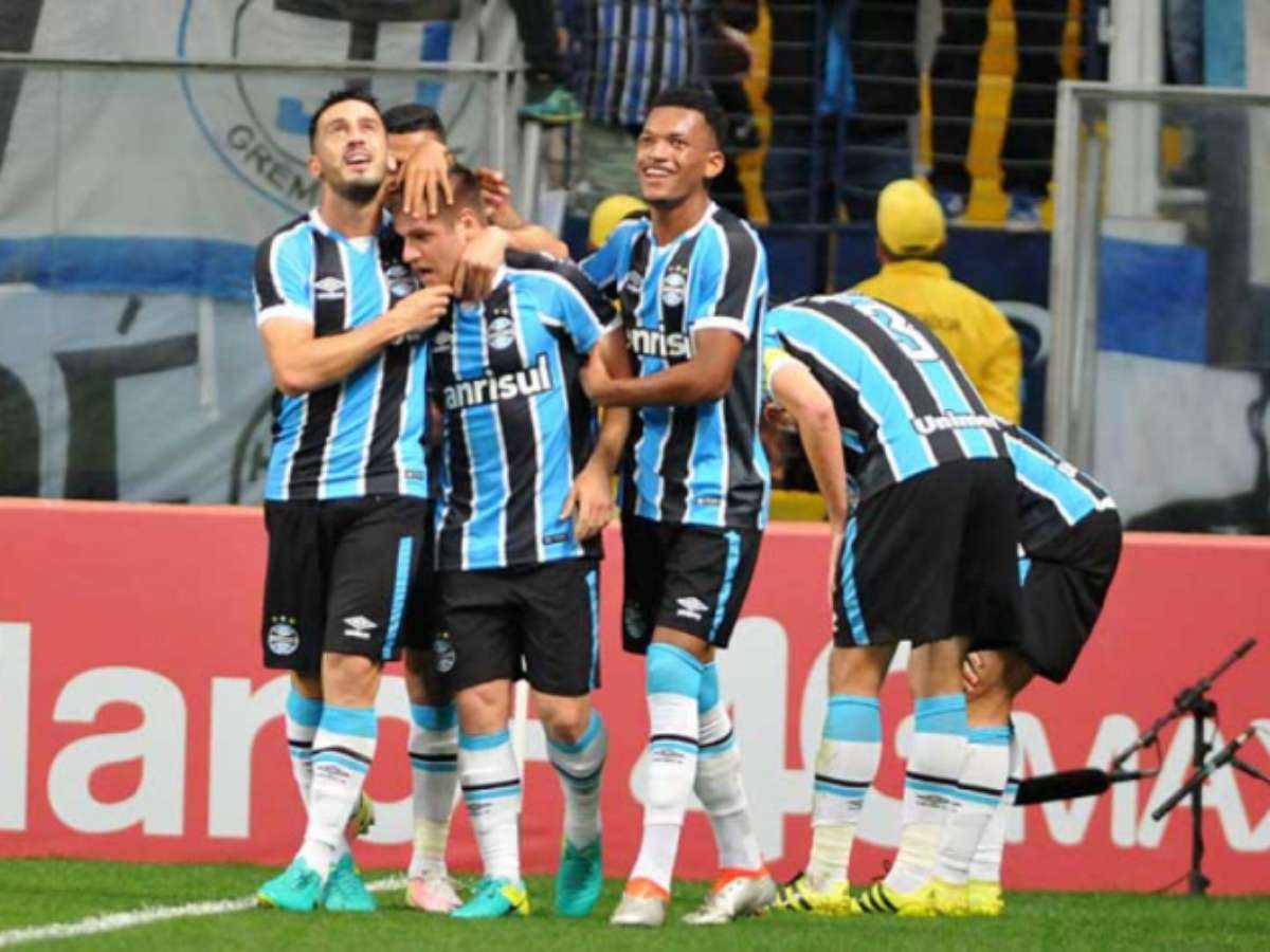 Com vantagem, Palmeiras recebe o Grêmio na decisão da Copa do Brasil 