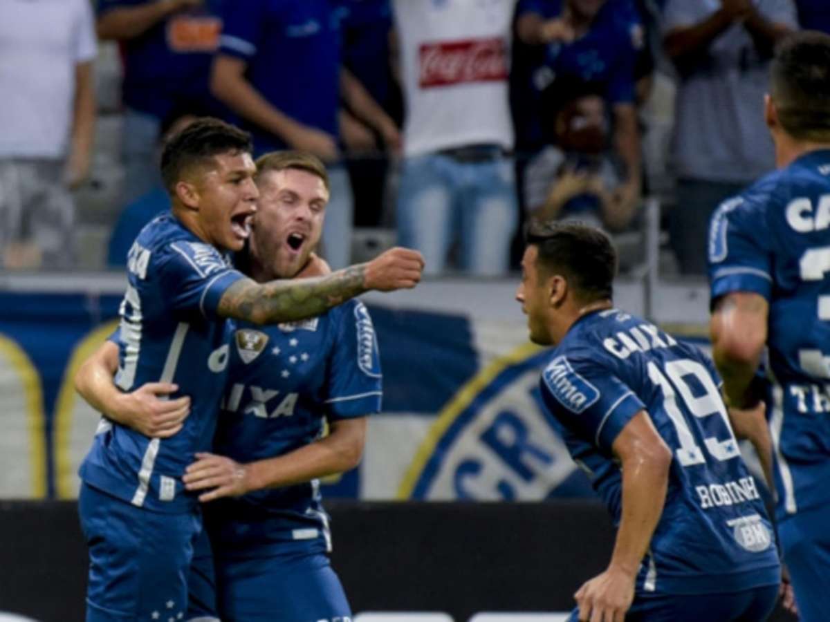 Romero faz publicação enigmática assistindo jogo do Corinthians