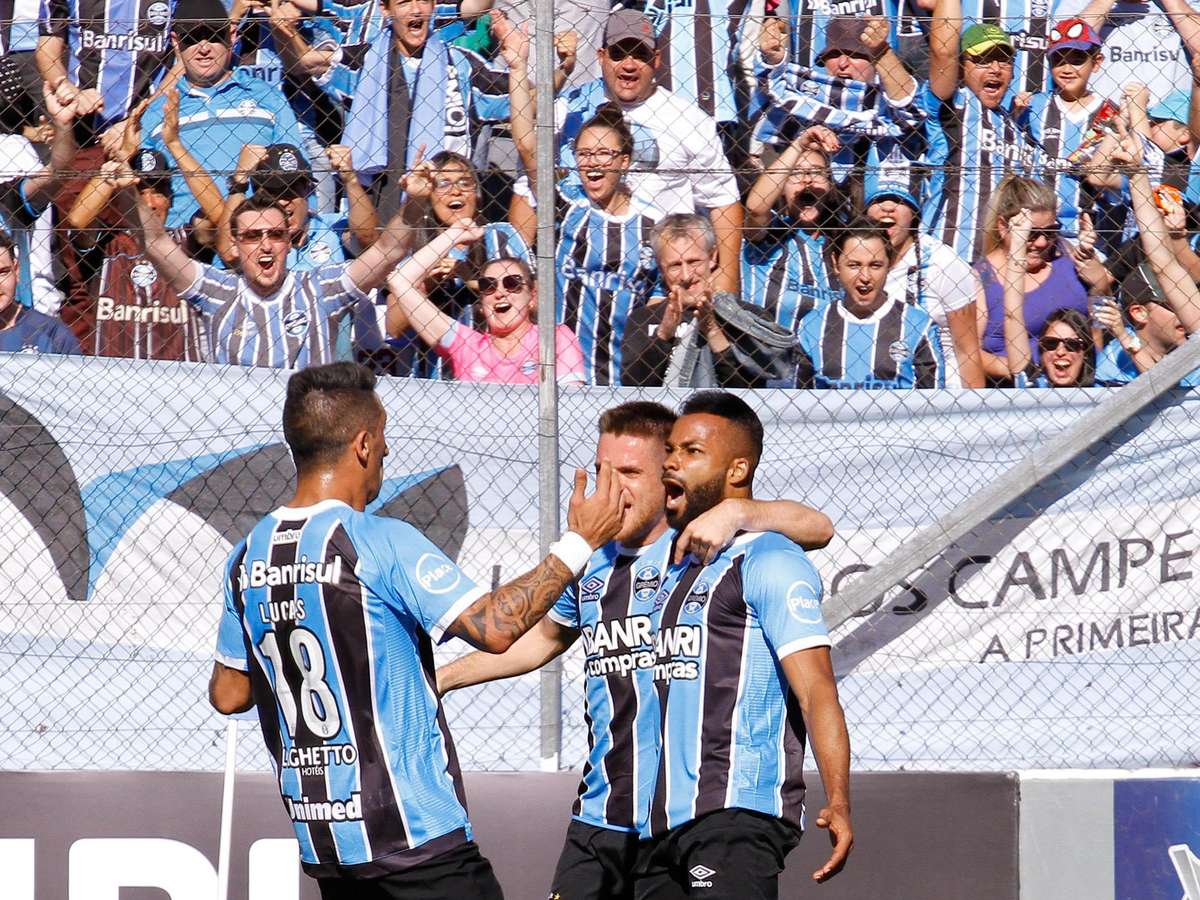 Brasileirão: Internacional consegue empate contra o Corinthians no último  segundo - Placar - O futebol sem barreiras para você