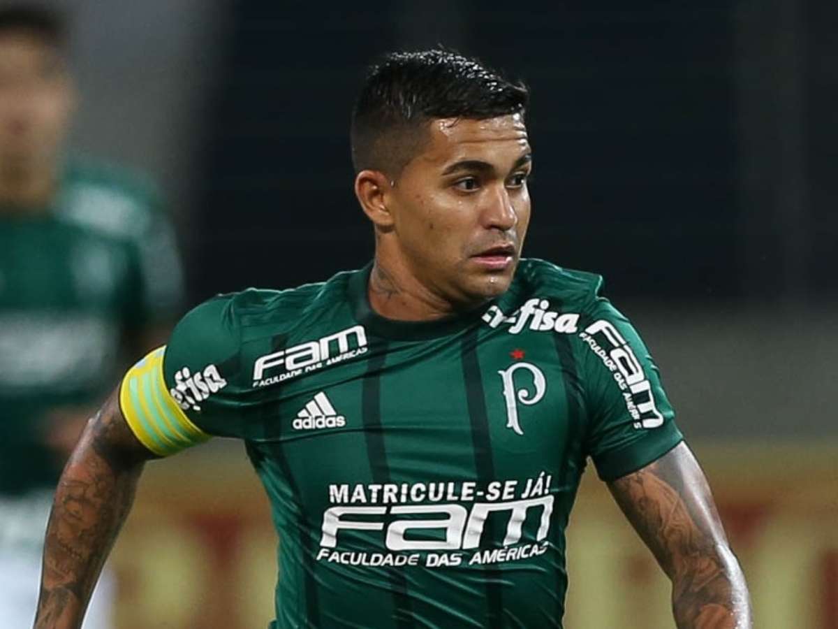 Danilo recebe ofertas do exterior e Palmeiras estipula data para conversas  e negociações