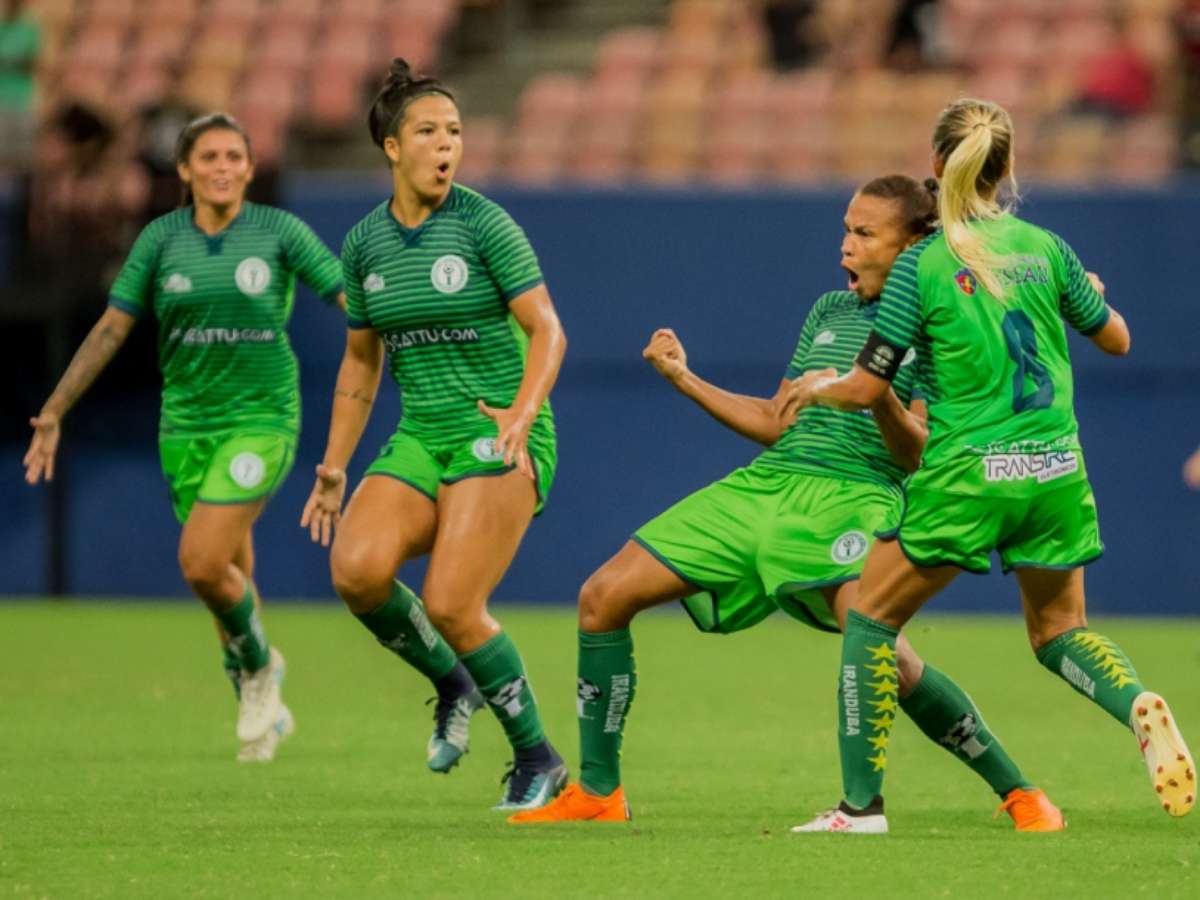 Torcida do Corinthians estabelece novo recorde de público em jogos de futebol  feminino no Brasil