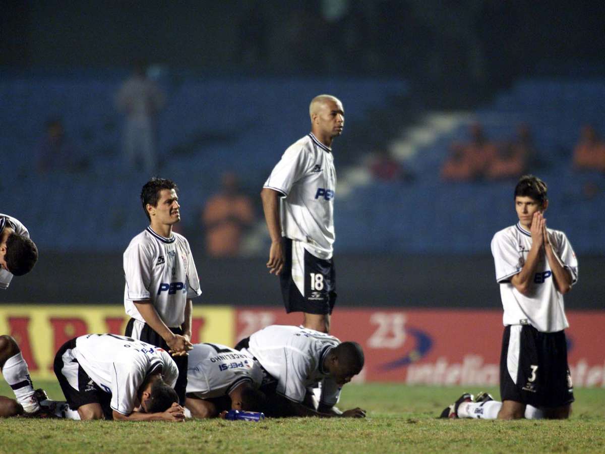 O Timão em 2000: de campeão mundial a pior time do mundo