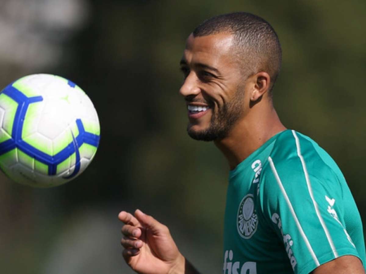 A lista dos 13 jogadores do Palmeiras que estavam fora dos planos com Mano  e Mattos 