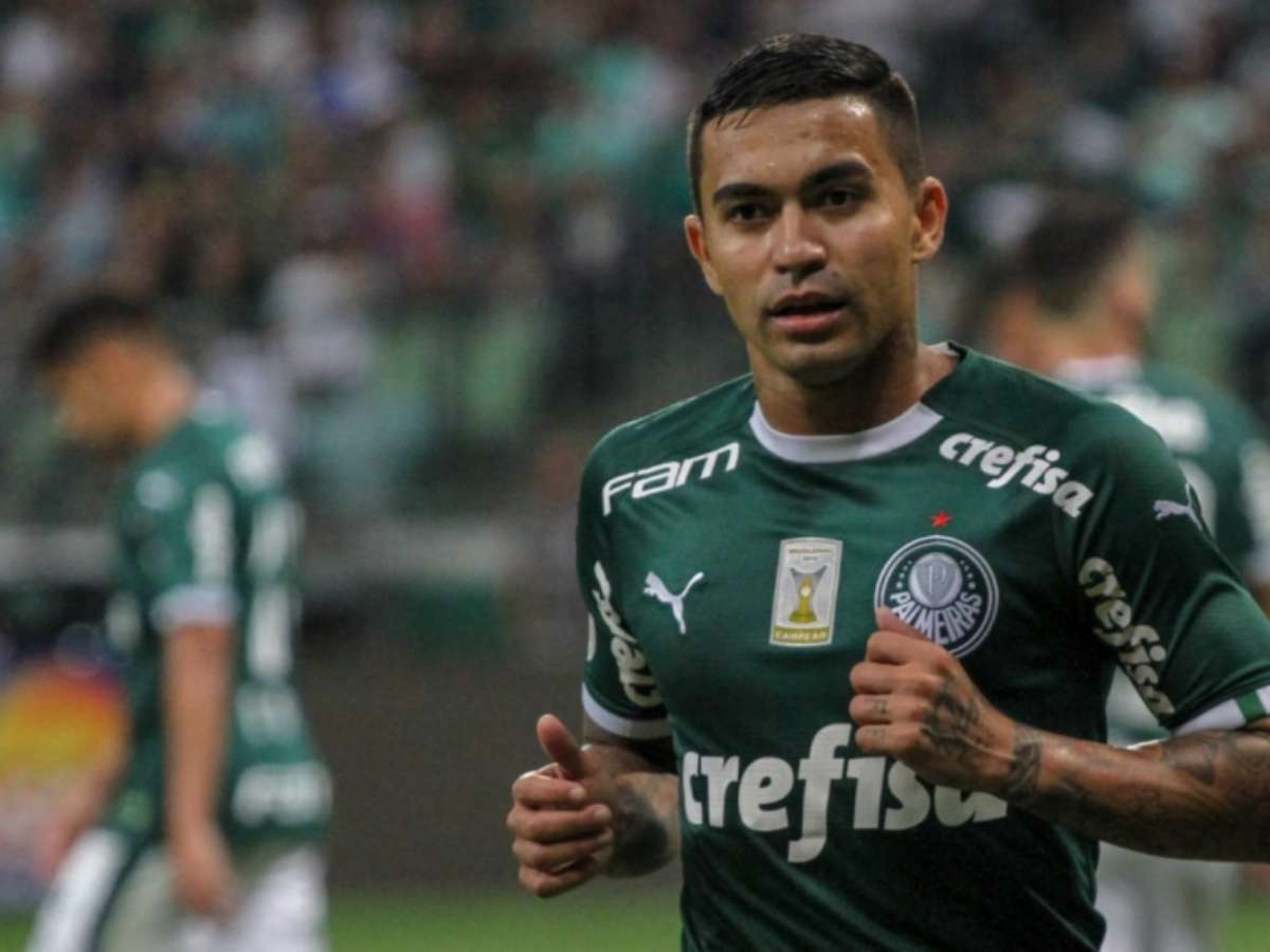 Deyverson lidera jogadores que mais ficam impedidos no Brasileirão