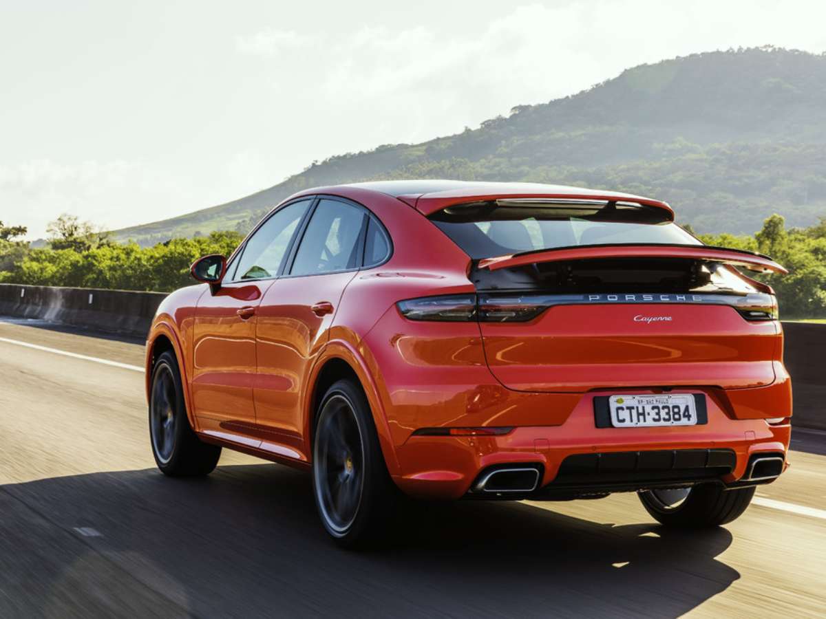 Porsche Cayenne Coupé chega com motor V8 híbrido de 680 cv