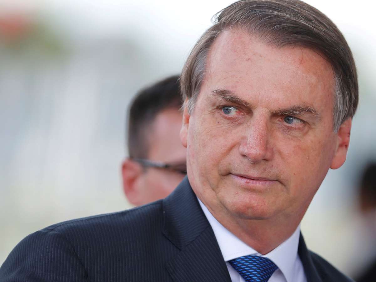 Bolsonaro inclui policiais condenados em indulto de Natal