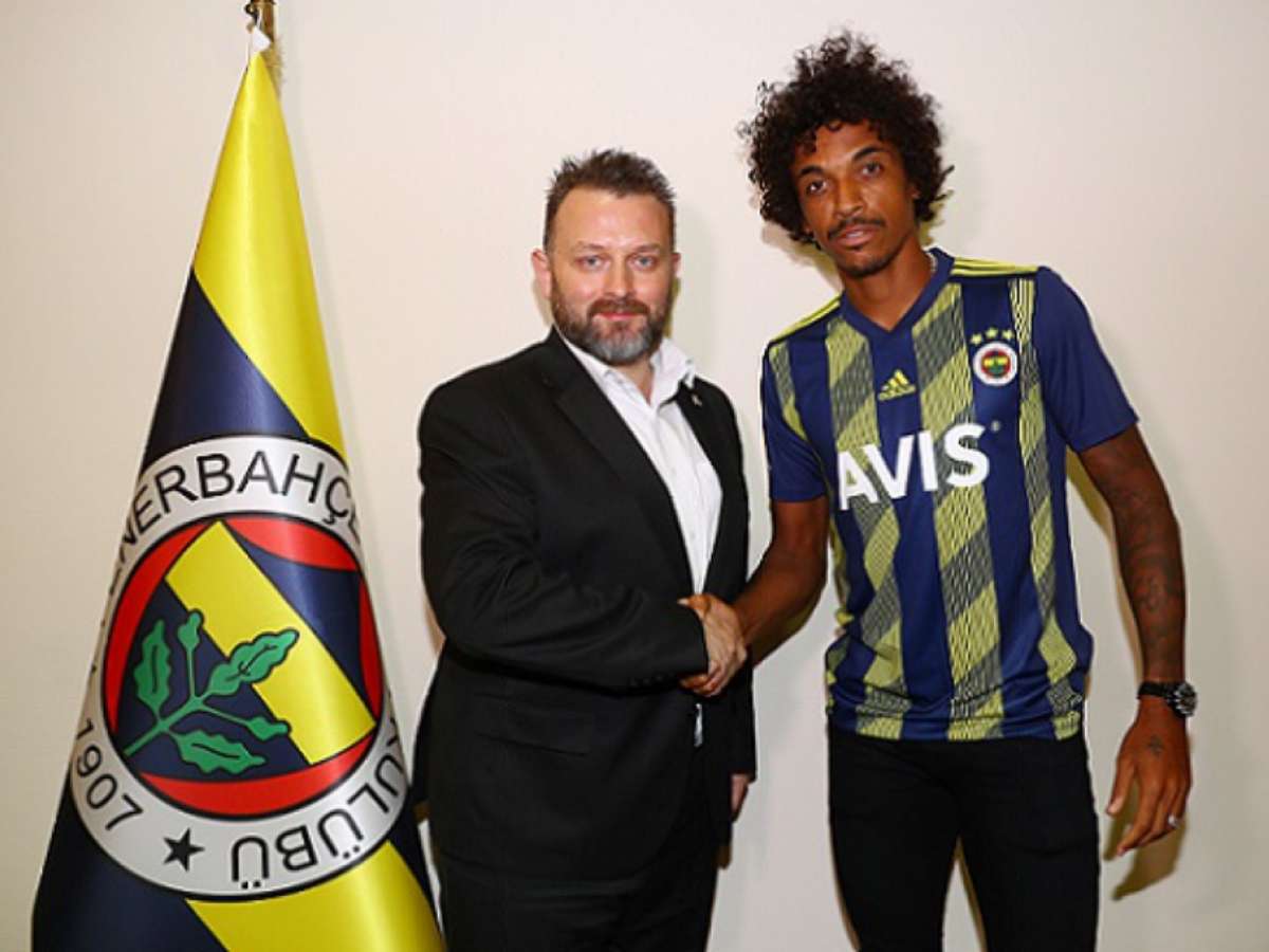 Souza comemora classificação do Fenerbahçe na Copa da Turquia - Lance!