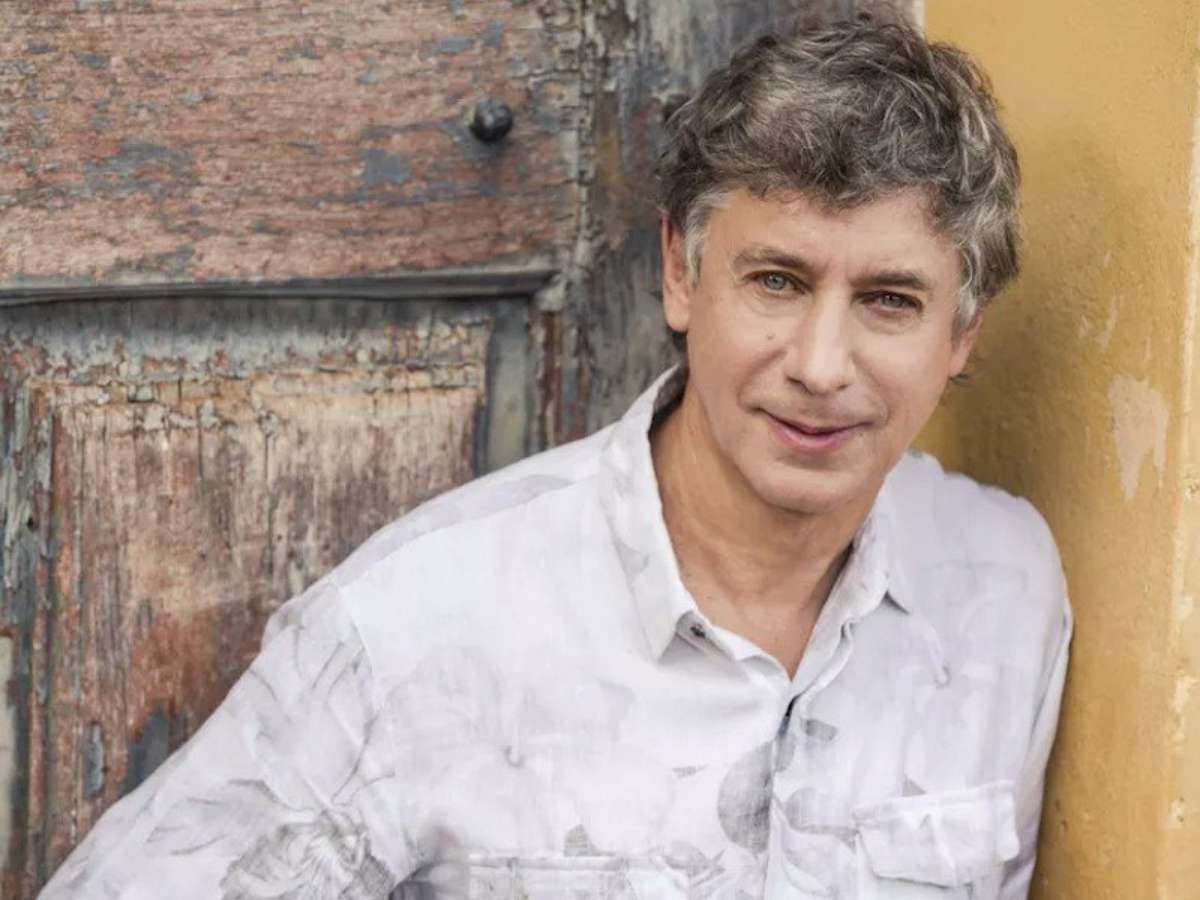 Flávio Venturini se apresenta neste domingo em live do Sesc