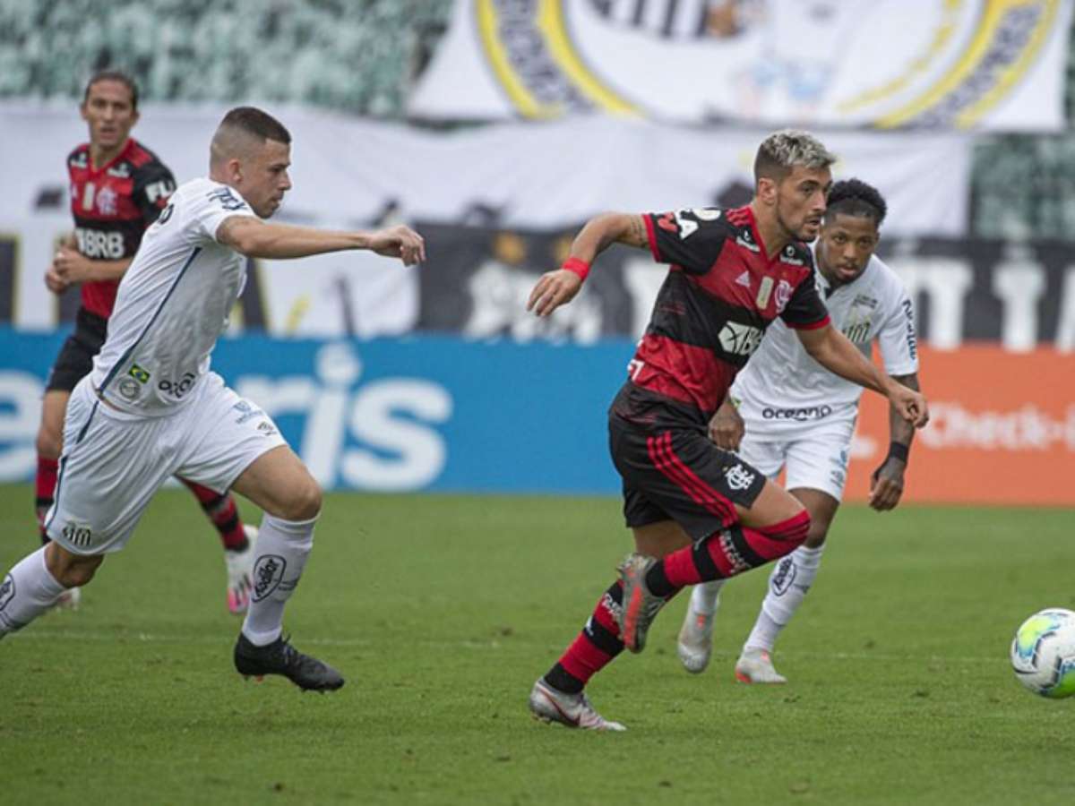 Lázaro sai do banco, marca gol da vitória nos acréscimos, e Brasil