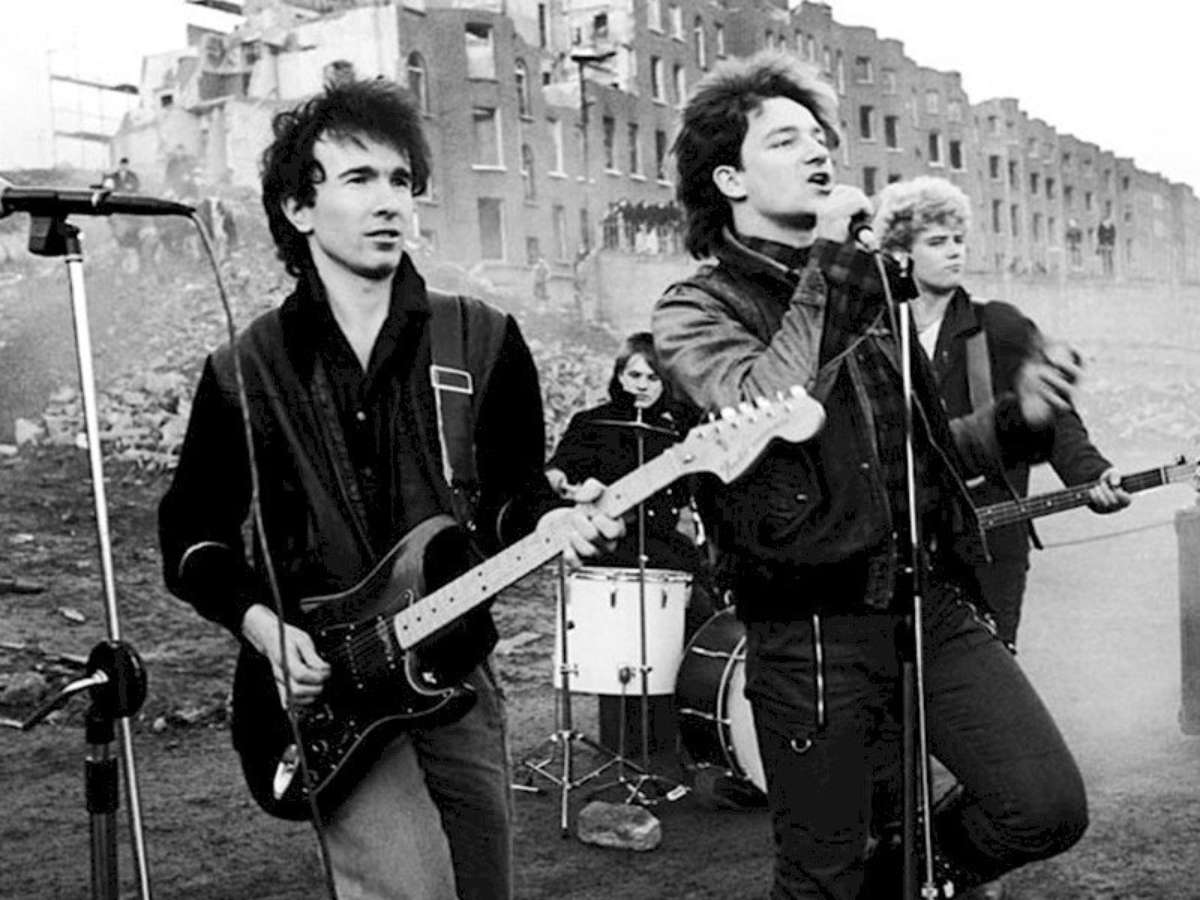 u2-1982-meiert-avis.jpg