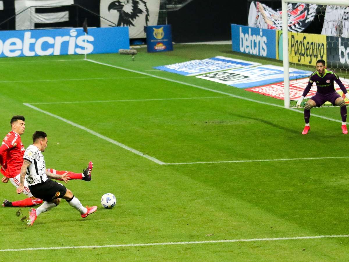 Brasileirão: Internacional consegue empate contra o Corinthians no último  segundo - Placar - O futebol sem barreiras para você