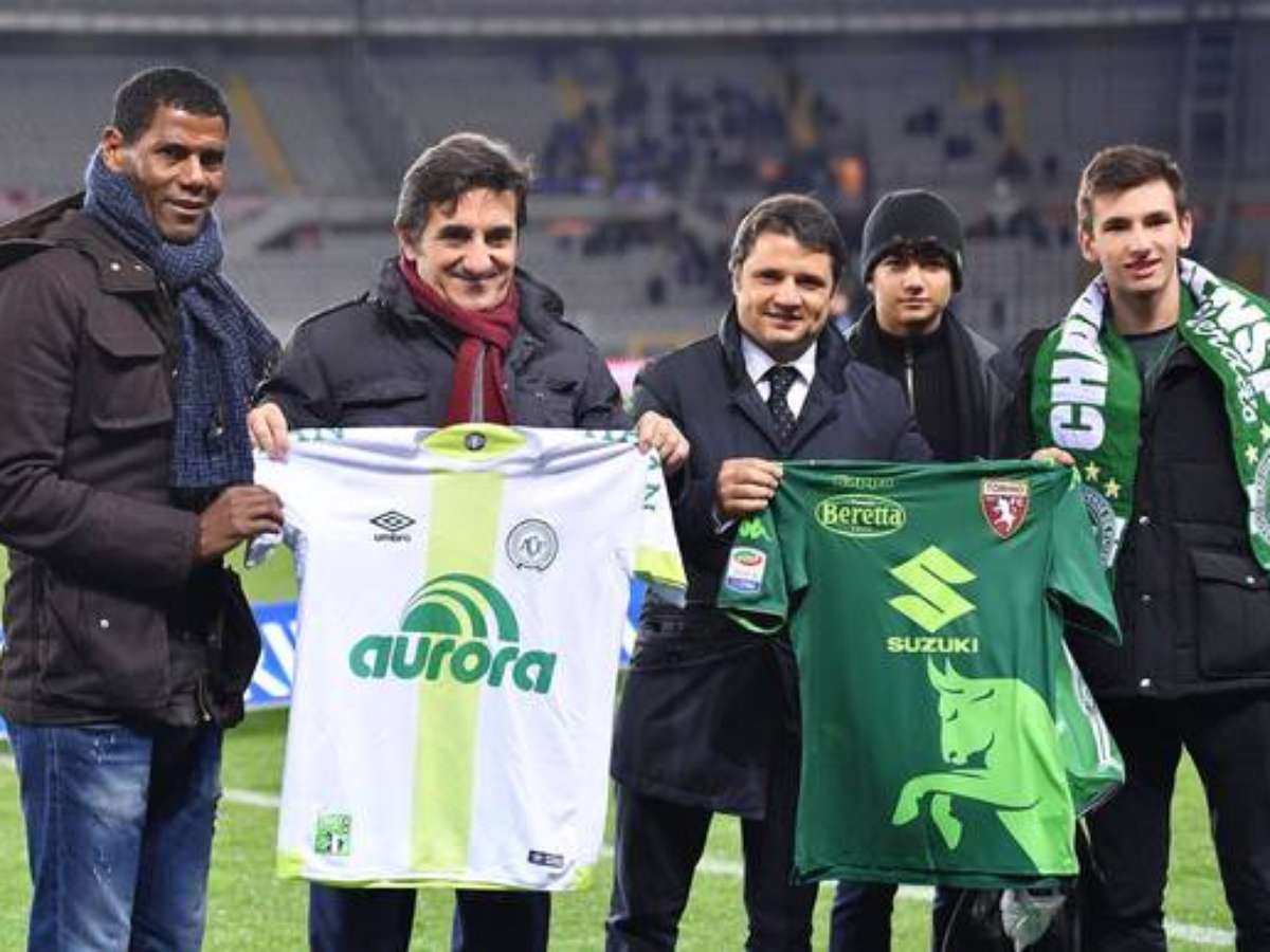 Torino lança camisa verde para goleiros em homenagem a Chapecoense