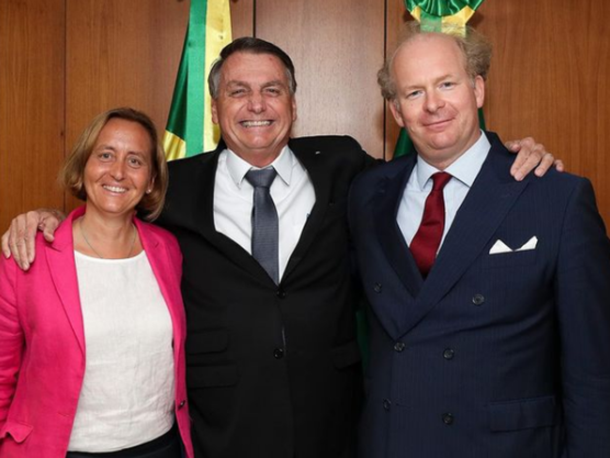 Bolsonaro visita neta recém-nascida - Jornal de Brasília