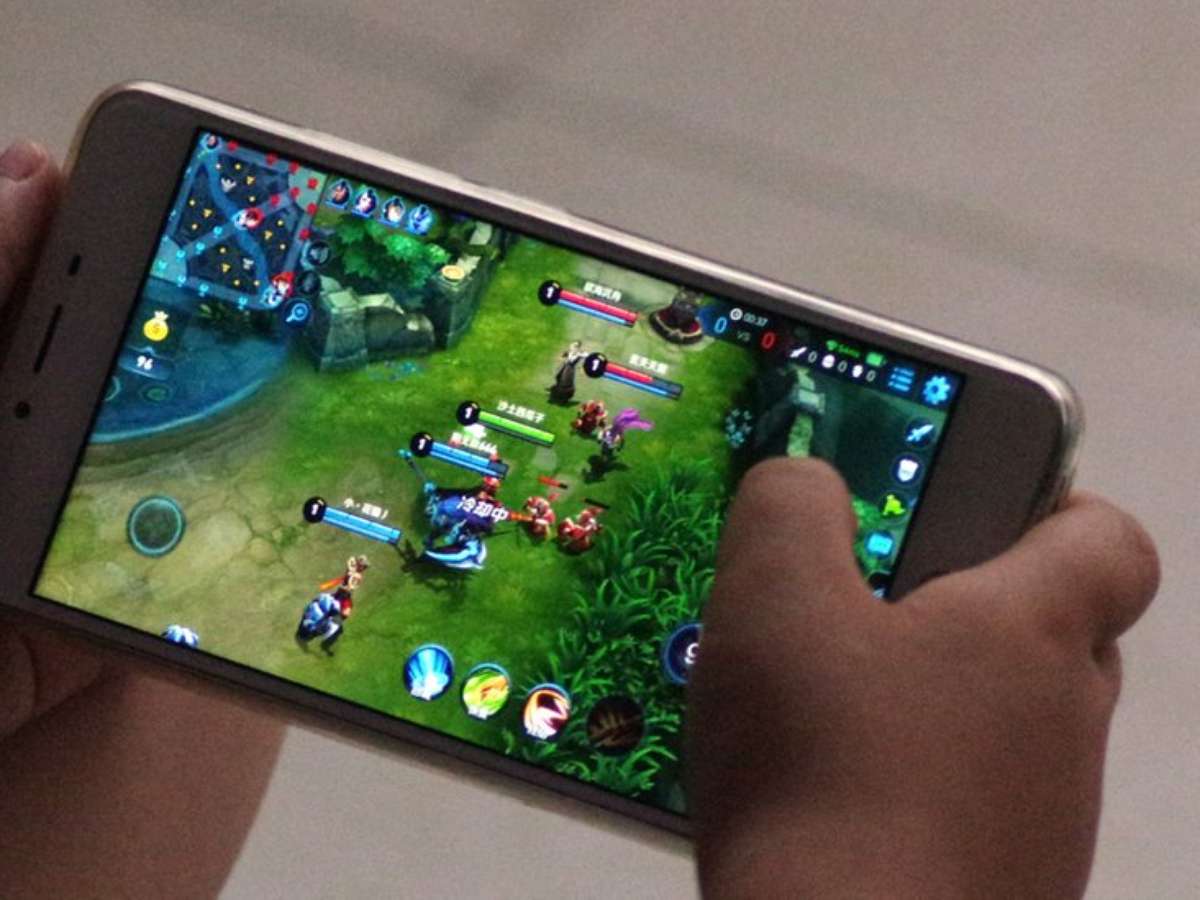 China impõe limite de tempo em jogos online para menores de idade