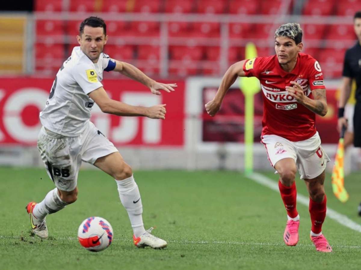 Ayrton Lucas comenta intertemporada do Spartak Moscou e troca de comissão  técnica