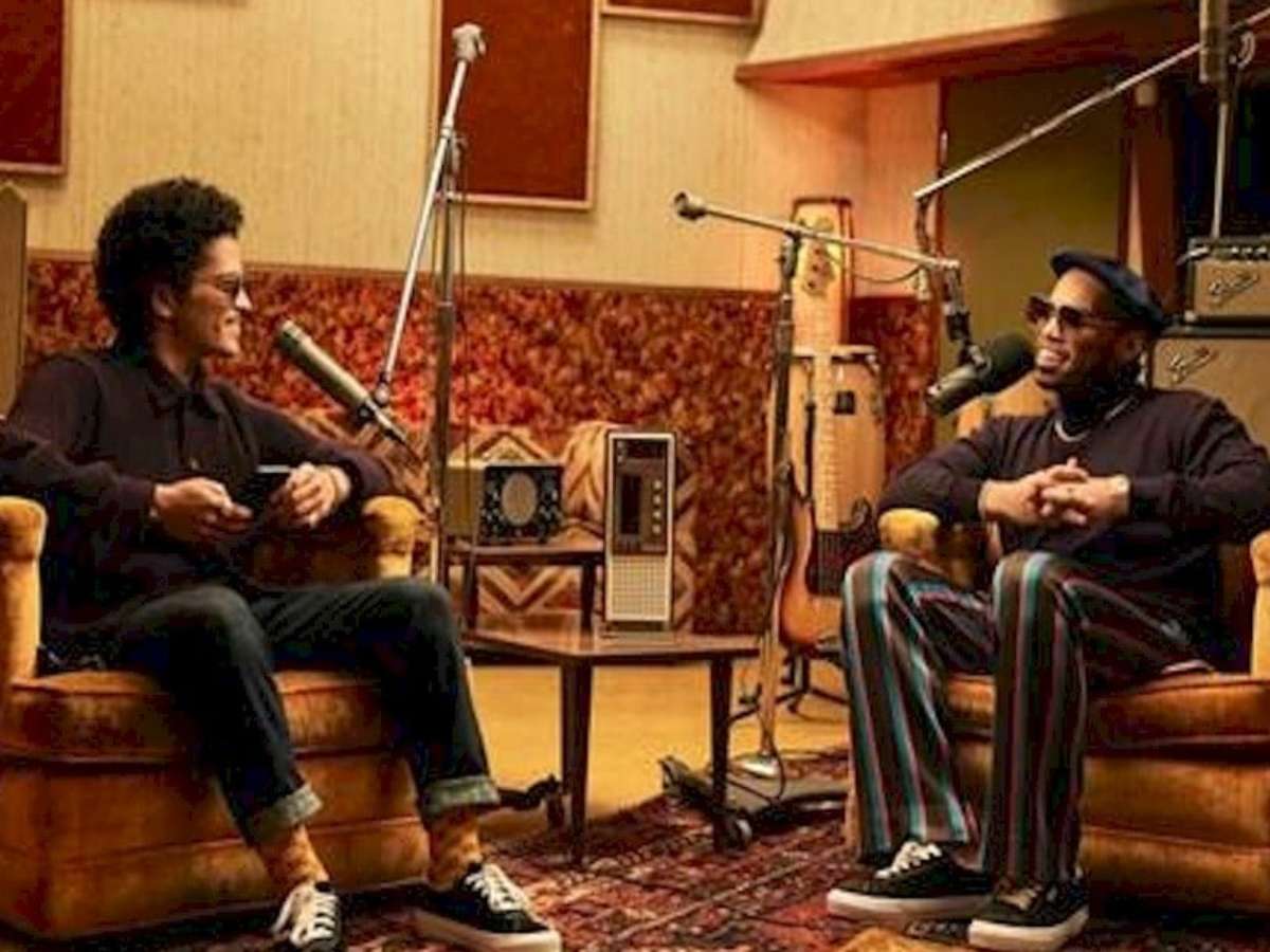 Silk Sonic, de Anderson .Paak e Bruno Mars, estreiam série An Evening With  Silk Sonic Radio