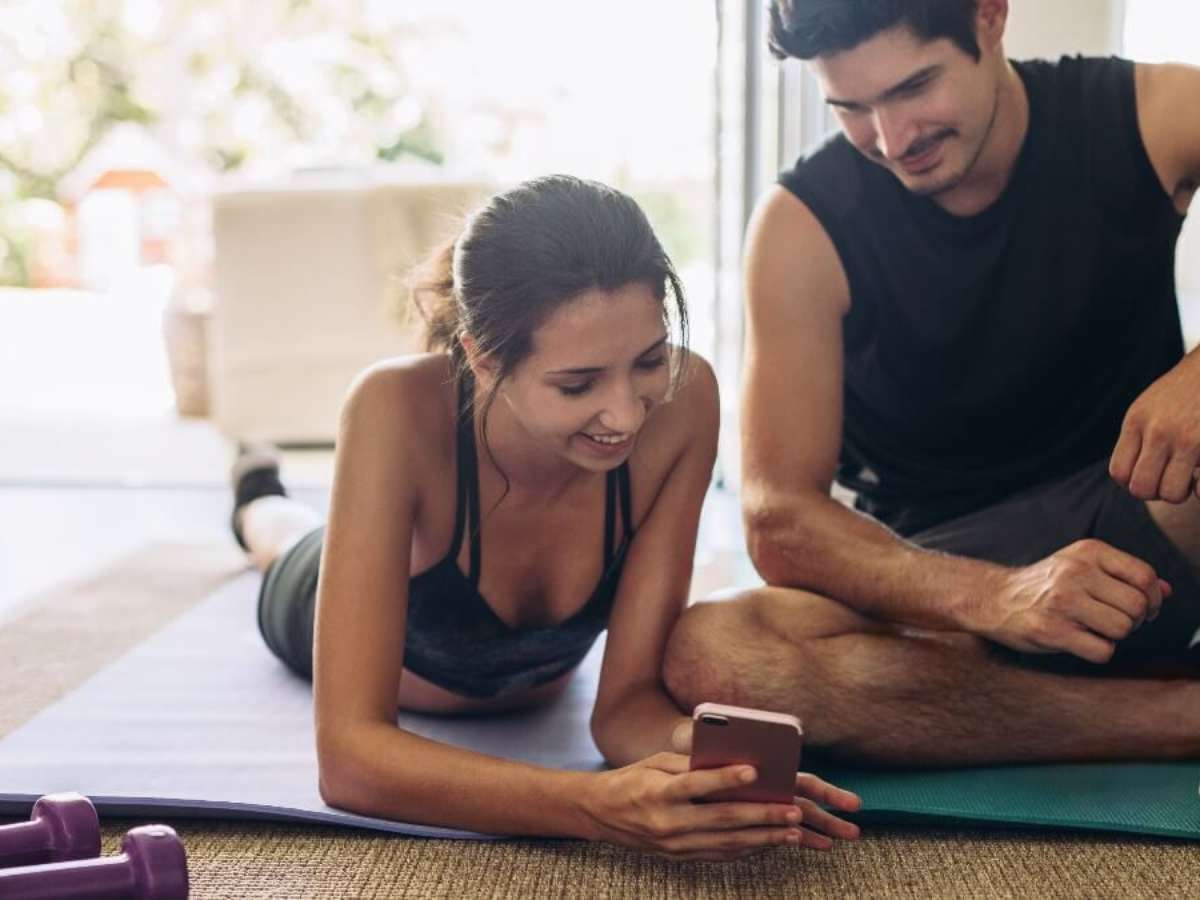 Treinadora explica como fazer 6 exercícios para acabar com a celulite