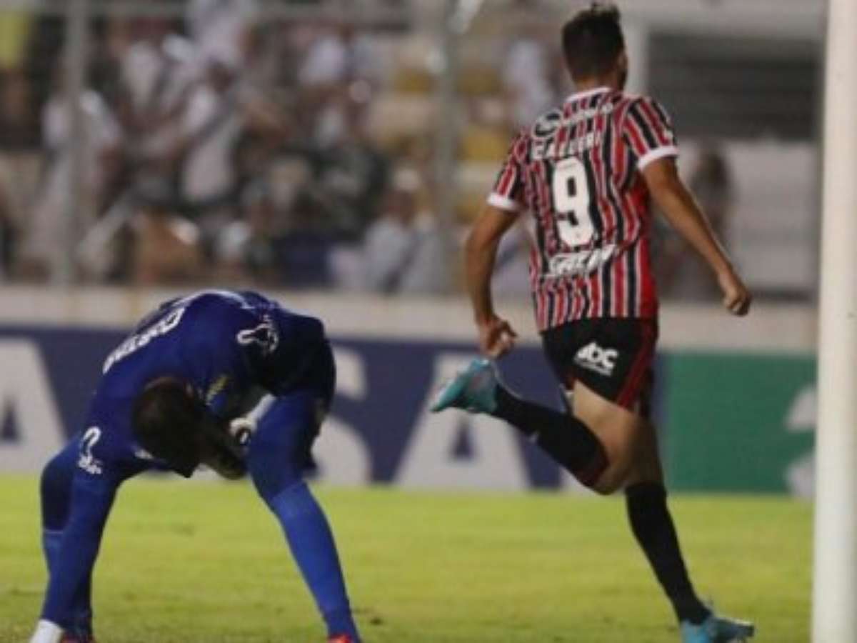 Ponte_Preta - 49 minutos Fim de jogo. A Macaca perdeu pelo placar