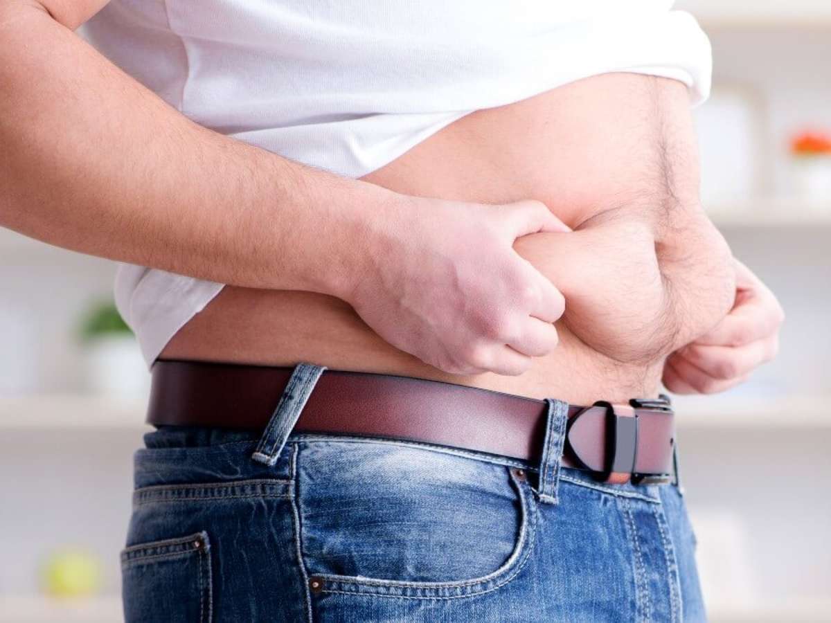 Abs falsos de tanquinho. corpo musculoso. músculos abdominais