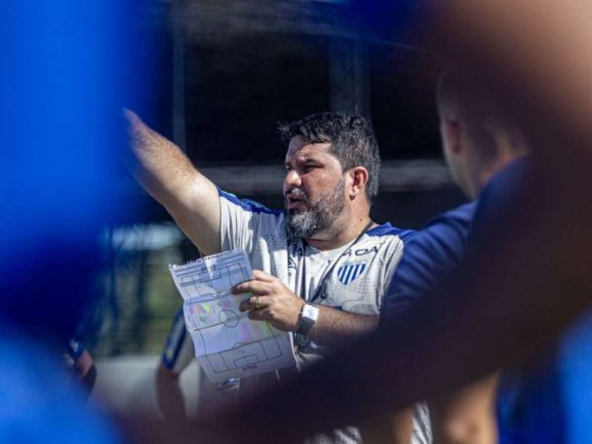 Avaí trabalha de olho no duelo contra o Goiás