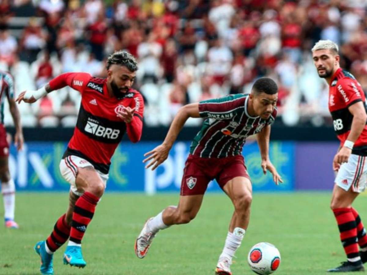 Фламенго. Ман сити флуминенсе фото. Фламенго флуминенсе. Edenilson. Фламенго рио де жанейро гремиу порту алегри.