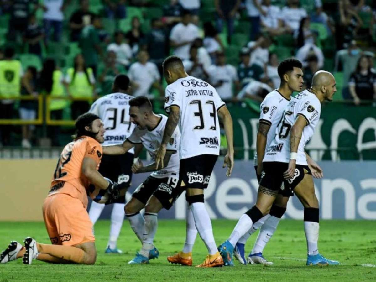 Cobrança de escanteio no último lance do jogo, causa desconfiança