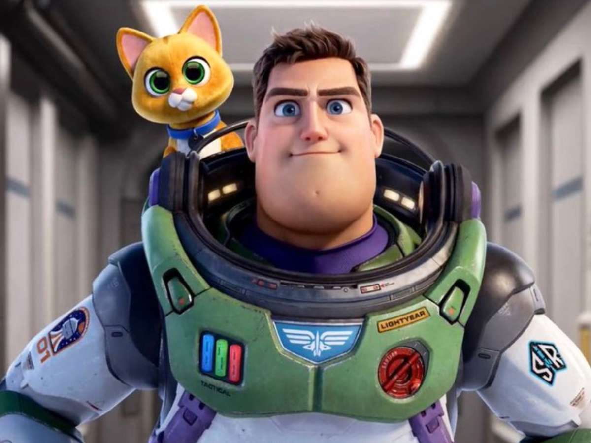 Vídeo introduz gato robô de Buzz Lightyear