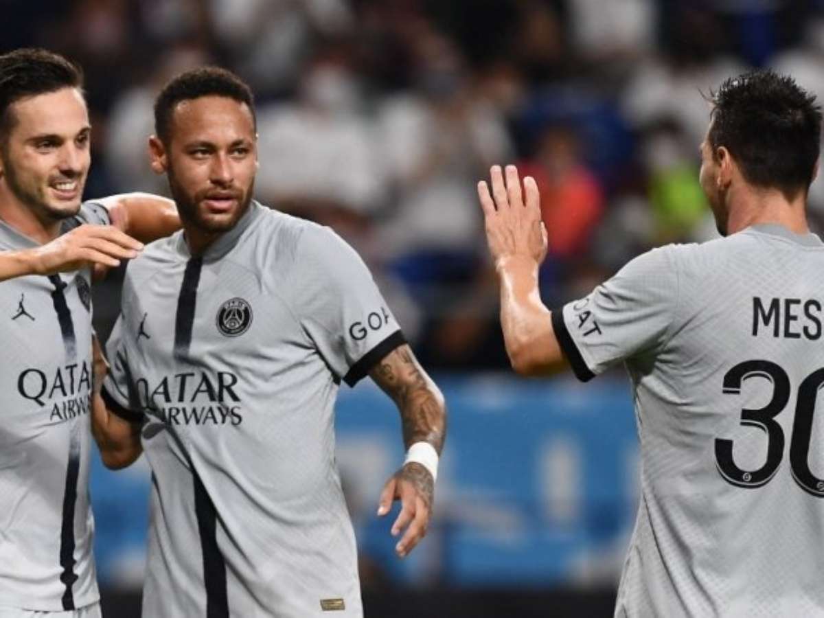 Nenê é convidado pelo PSG para assistir jogo da Champions em Paris