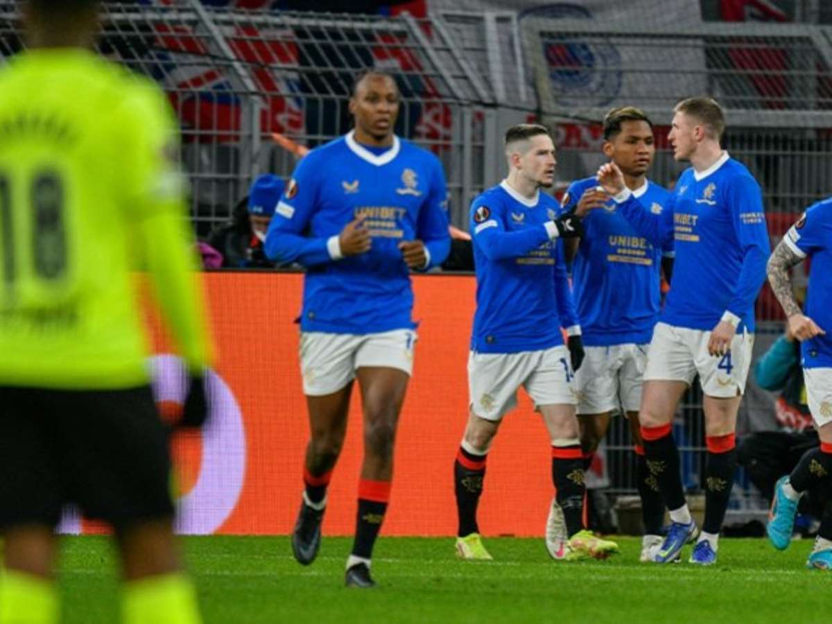 PSV goleia Rangers e vai à fase de grupos da Champions