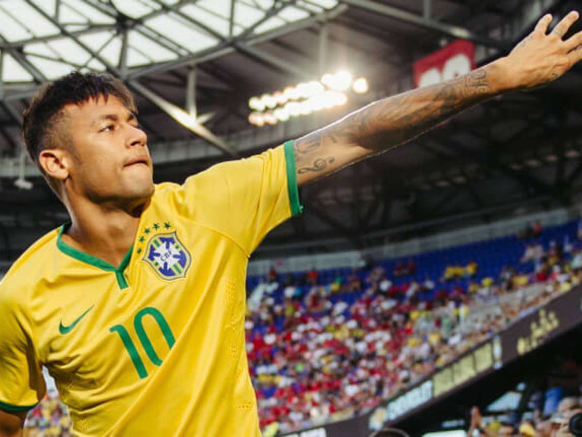 Figurinha 'impossível' de Neymar no álbum da Copa chega a valer