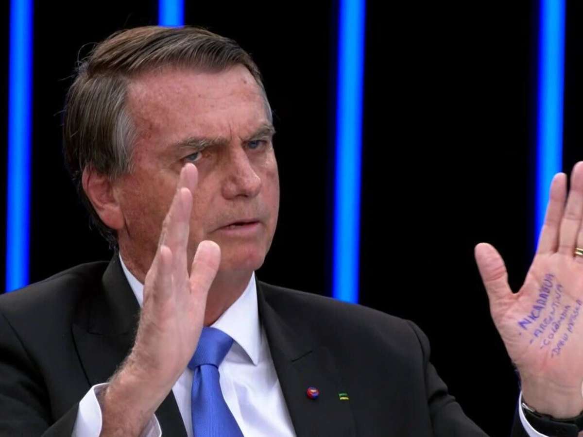 Bolsonaro posta meme com corpo deformado; outros líderes também foram alvo