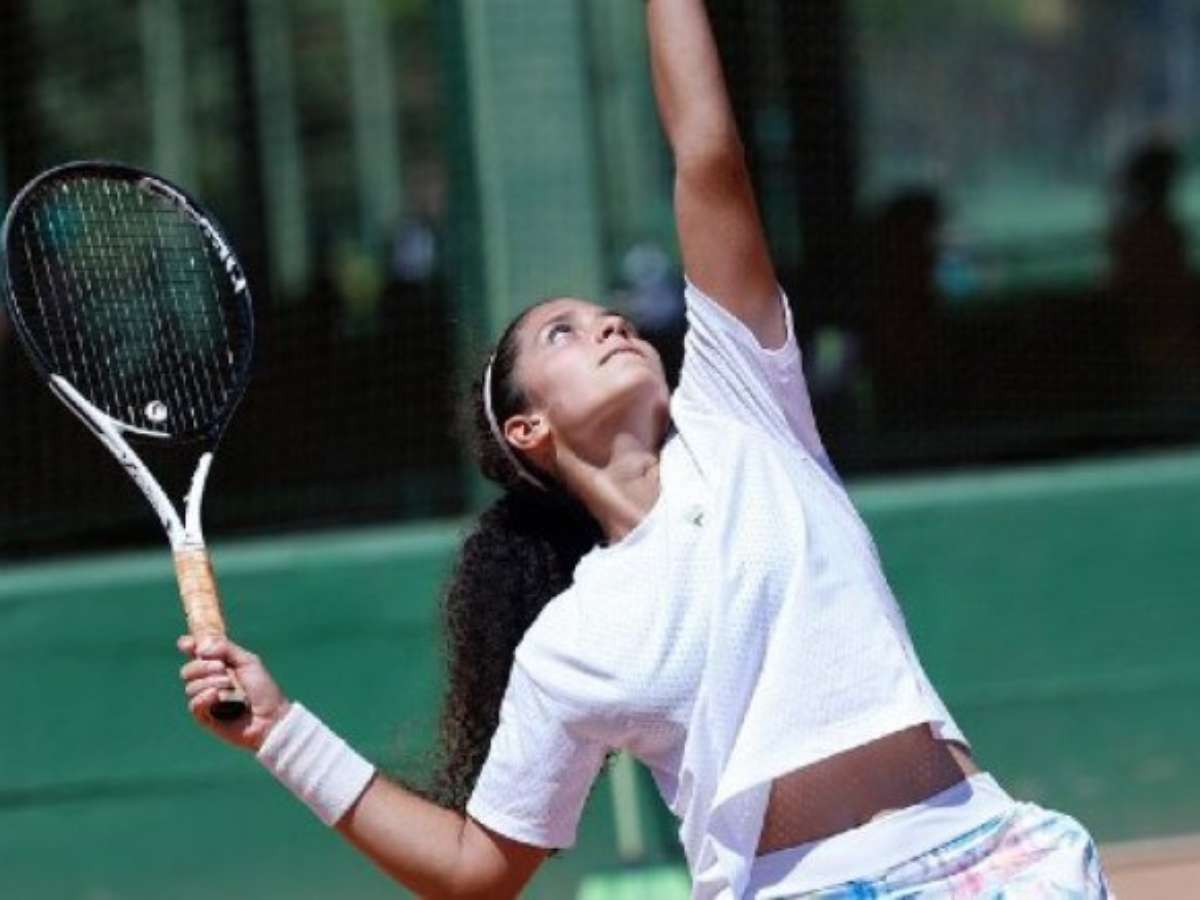 Tenista do Clube de Campo vence torneio em Itajaí e sobe posições