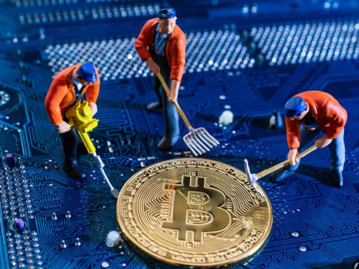 Mineração de Bitcoin segue lucrativa mesmo com desvalorização