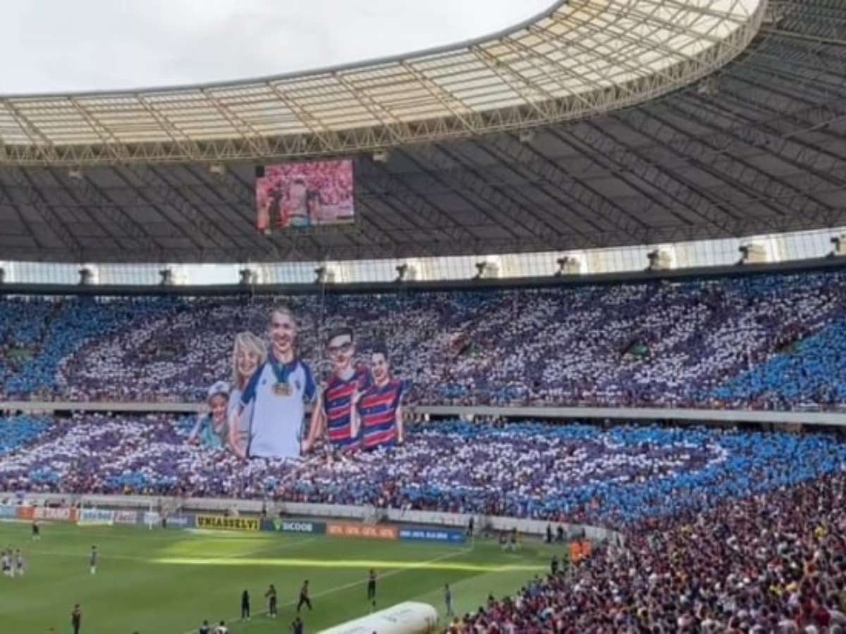 Torcida do Fortaleza faz festa em jogo da Libertadores na Arena