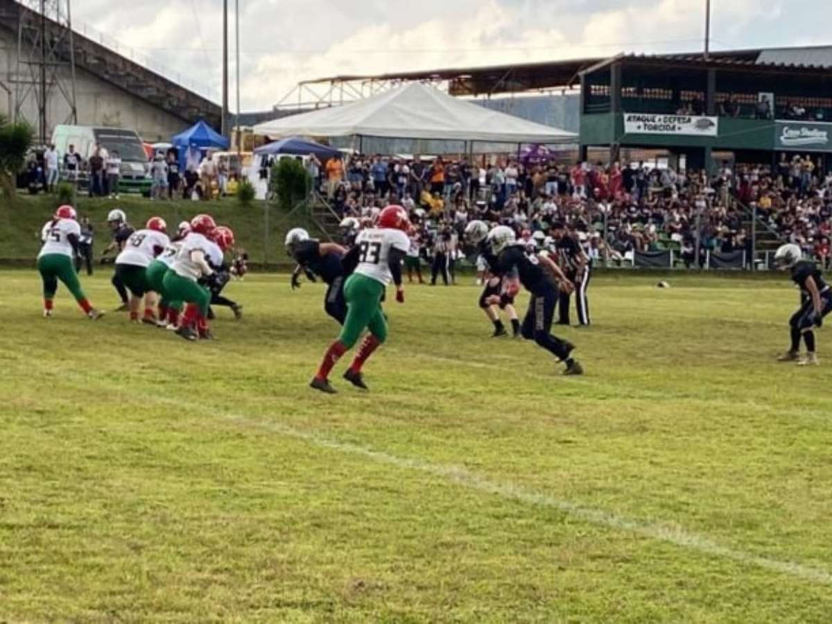 Parceiro da Unifacear, Curitiba Silverhawks luta pelo título da Liga  Brasileira de Futebol Americano Feminino - Unifacear