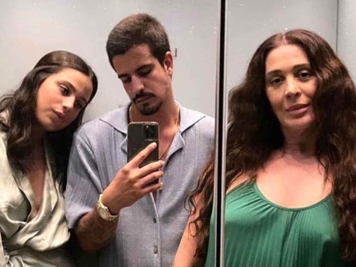 Enzo Celulari abre o jogo sobre dividir roupas com a mãe, Claudia Raia, e a  irmã